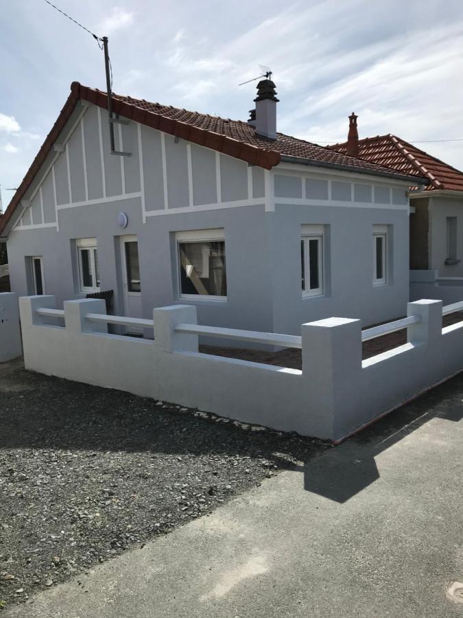 Villa Proche Mer St Martin De Bréhal Exteriör bild